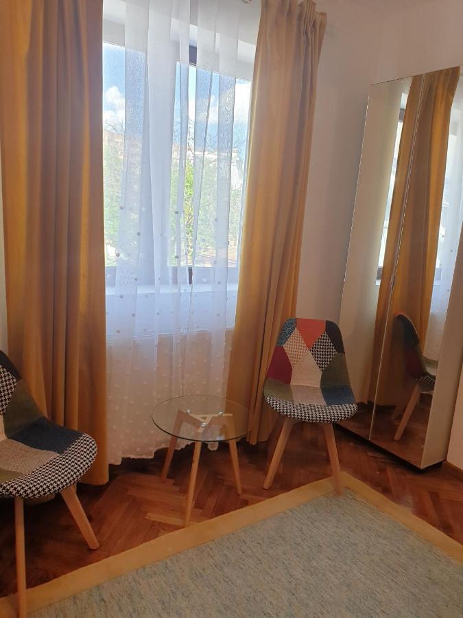 Studio Yellow - Piata Victoriei Bükreş Dış mekan fotoğraf